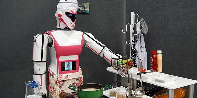 Yurdum robotu Erik Dalı oynadı, mangal yaktı, çay demledi