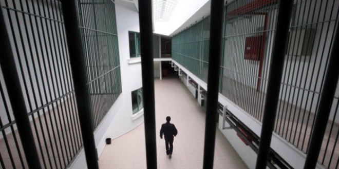 Cezaevine teslim edildi, 15 dakika sonra firar etti