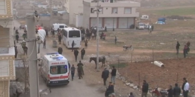 Kilis'te bir evin bahçesine roket düştü