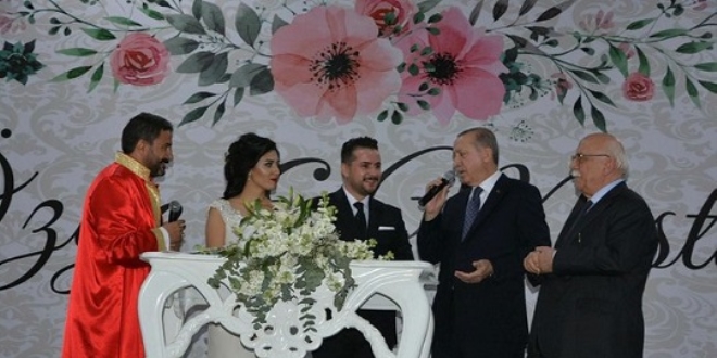 Cumhurbaşkanı Erdoğan, nikah şahidi oldu