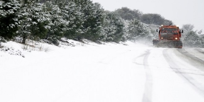 Van ve Hakkari'de  194 yerleim yerine kar engeli