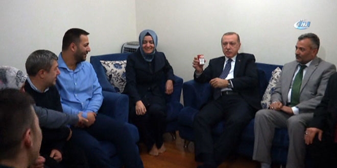 Erdoğan'ın sigara muhabbeti kahkahaya boğdu