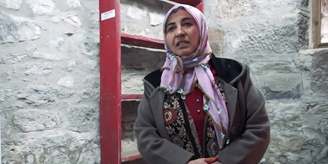 Konuşmasına Fransızca başlayıp Türkçe bitirdi