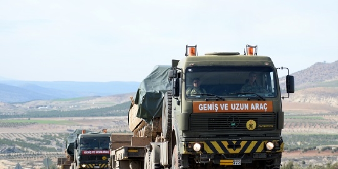 Sınıra gönderilen askeri araçlar Kilis'e ulaştı