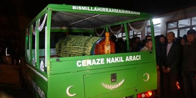 Talihsiz anne ve 2 çocuğu gece defnedildi