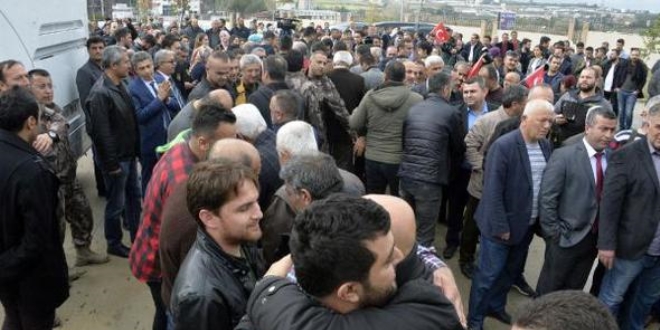 Antalya'dan 23 özel harekatçı polis Afrin'e uğurlandı