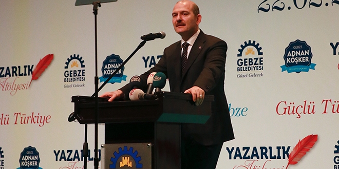 'Siparişle anayasa yazan sözde bilim adamları gördük'