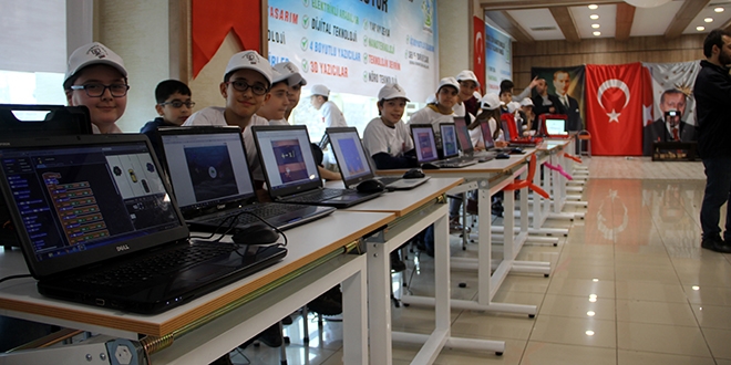 Diyarbakır'da bin 500 öğrenci kodlama eğitimi alacak