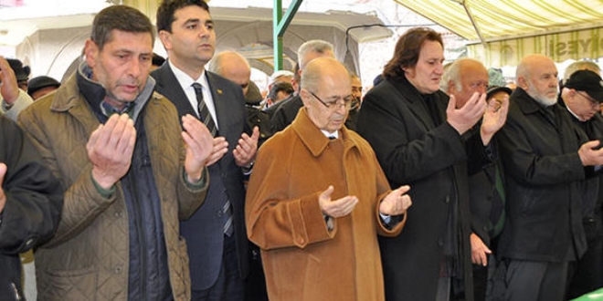 10. Cumhurbaşkanı Sezer, o ismin cenazesini katıldı