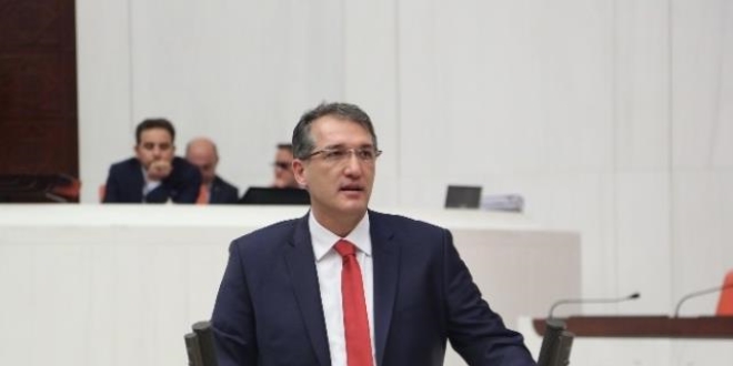 'Memur öğretmenler asıl işine dönsün'