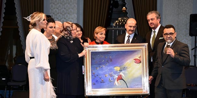Bakan Soylu'nun çizdiği resim 500 bin TL'ye satıldı