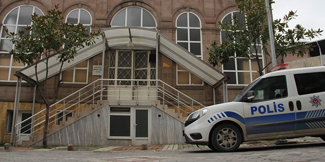 İmamın bisikletini çalarken suçüstü yakalandı