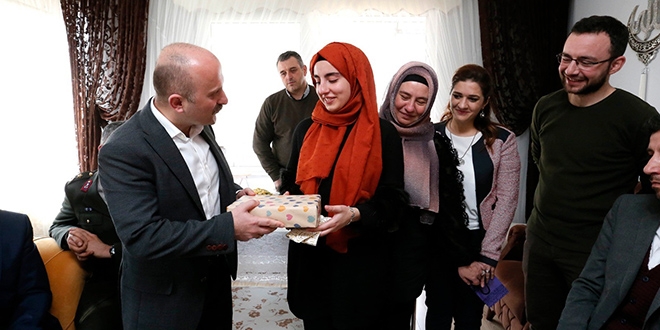 Bakan Soylu'dan şehit kızı İrem'e doğum günü hediyesi