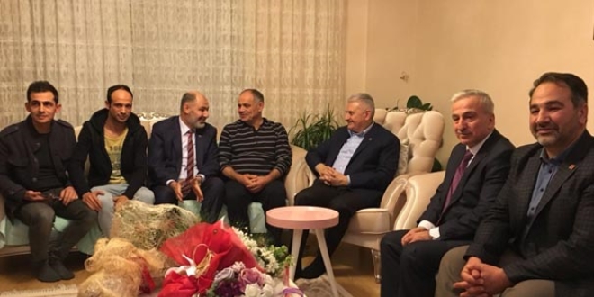 Başbakan, yaralı Belediye Başkanı'nı ziyaret etti