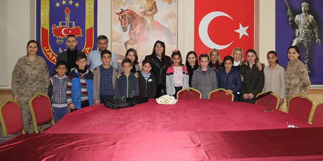 Emekli askerlerden Diyarbakır'da eğitime destek