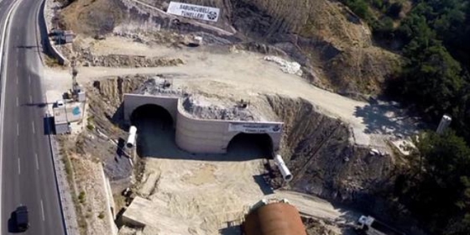 Anadolu k�pr� ve  t�nellerle �r�l�yor