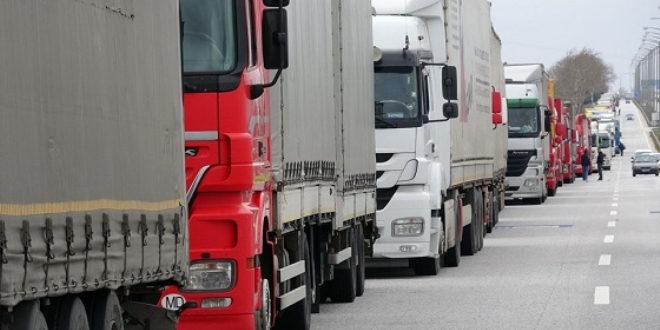 Kap�kule'de 20 kilometre TIR kuyru�u