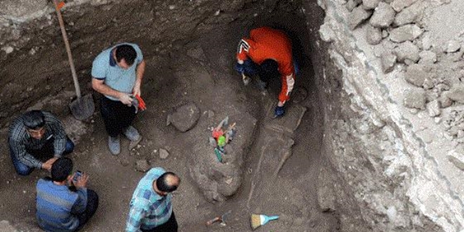 Kaymakamlık bahçesindeki sondaj çalışmasında tarihi eser bulundu