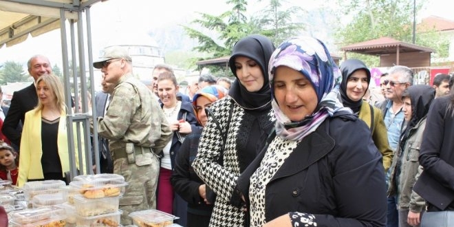 Şehit çocukları yararına kermes