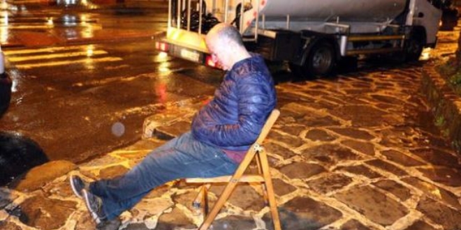 Kaza yapan sürücü hastaneye gitmemek için direndi