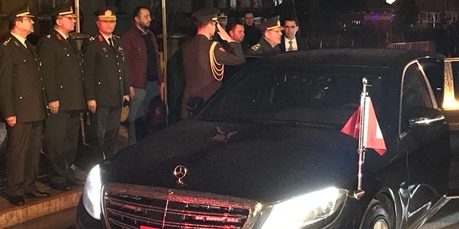 Orgeneral Akar'dan �ehit ailesine taziye ziyareti