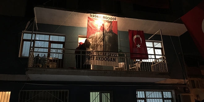 Bakanlar Kaya ve Yılmaz şehit ailesini ziyaret etti