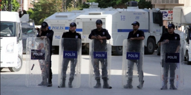 Van'da gösteri ve yürüyüşler geçici olarak yasaklandı