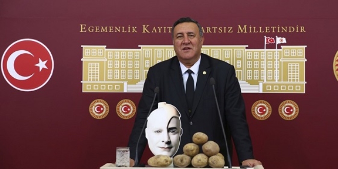 Patates üreticilerinin sorunlarını Cem Yılmaz'ın filmiyle anlattı