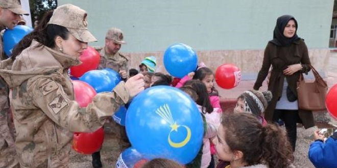 Öğrencilerden Jandarmaya ziyaret