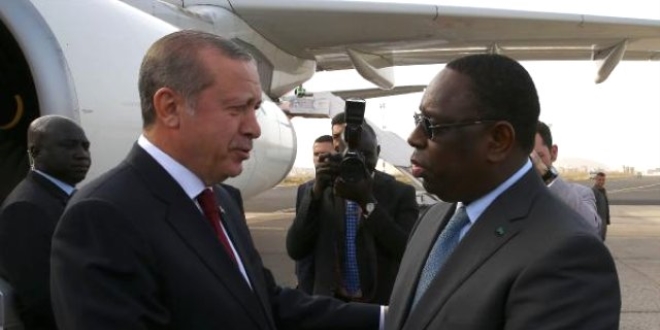 Cumhurbaşkanı Erdoğan Senegal'e geldi