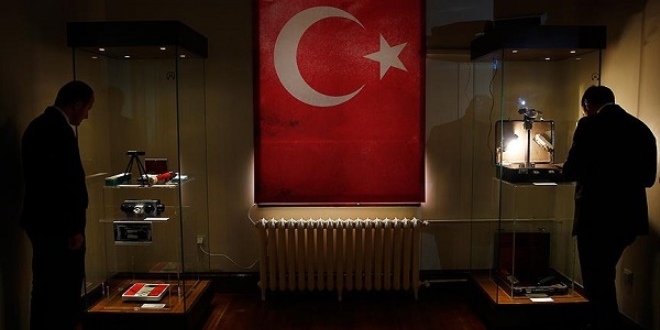 MİT kapılarını sergiyle açıyor