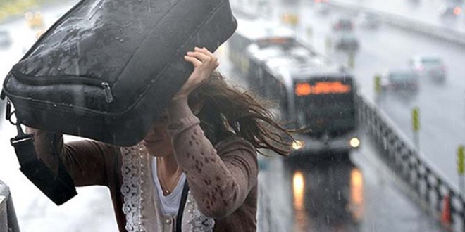 Meteoroloji uyarmt... stanbul'a beklenen ya geldi