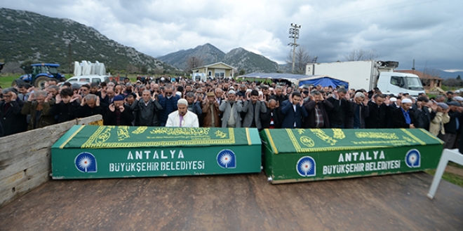Babasının üzüntüsüne dayanamadı