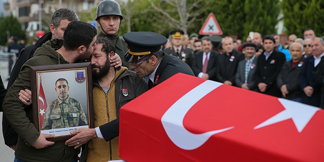 Şehit komando er Sarı toprağa verildi