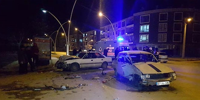 Polisi görünce aracını bırakıp kaçtı