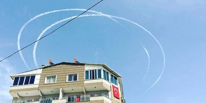 Sava uaklar 'hilal' oluturdu