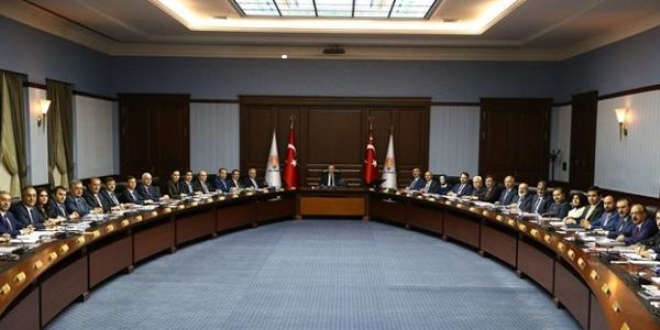 AK Parti MYK topland�