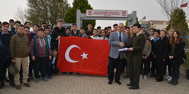 Lise rencileri Afrine gitmek iin dileke verdi