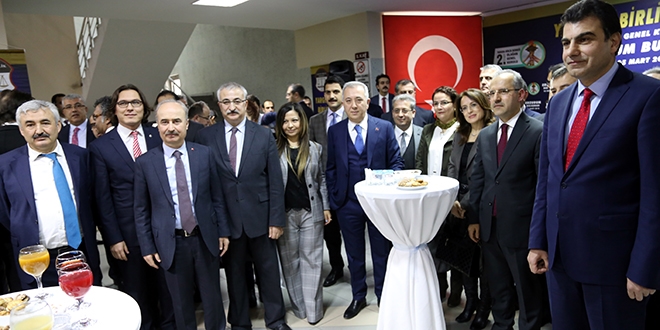 'Bazı hakim ve savcılar FETÖ'ye biat etti'