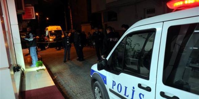 Evinin önünde silahlı saldırıya uğrayan iş adamı öldü