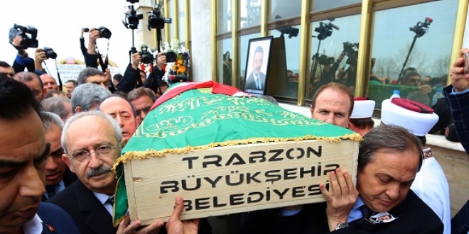 CHP Parti Meclisi �yesi Karan topra�a verildi