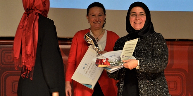 Emekli öğretmen, açtığı restoranda 50 kadın çalıştırıyor