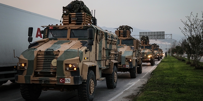 Hatay'a gelen komandolar sınır birliklerine sevk edildi