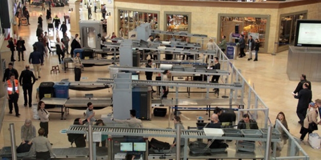 Atat�rk Havaliman�'nda ka�ak ge�i�lere 'caml� b�lme' �nlemi