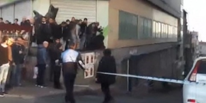 Taksim'de silahl� kavga: 1 yaral�