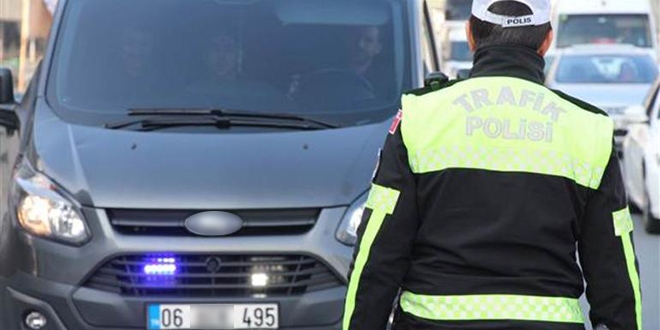 Usülsüz çakar takan belediye aracına ceza kesildi