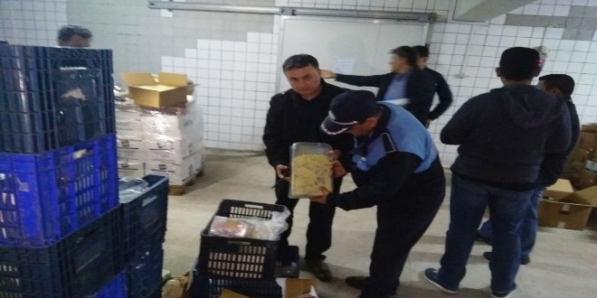 Dev süt ürünleri tesisinde küflü kaşar skandalı