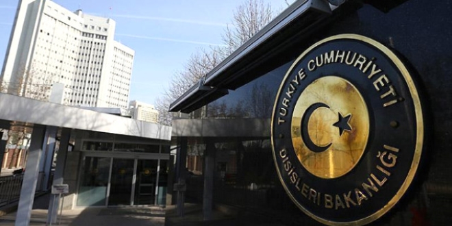 D��i�leri Bakanl���, Almanya'da camilere yap�lan sald�r�y� k�nad�