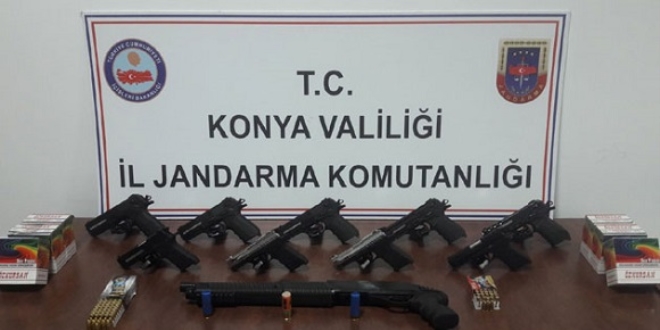Eski astsubay mühimmatla yakalandı