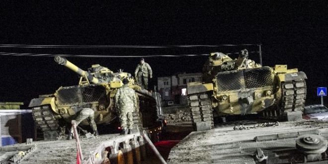 Komando ve tanklar sınıra sevk edildi